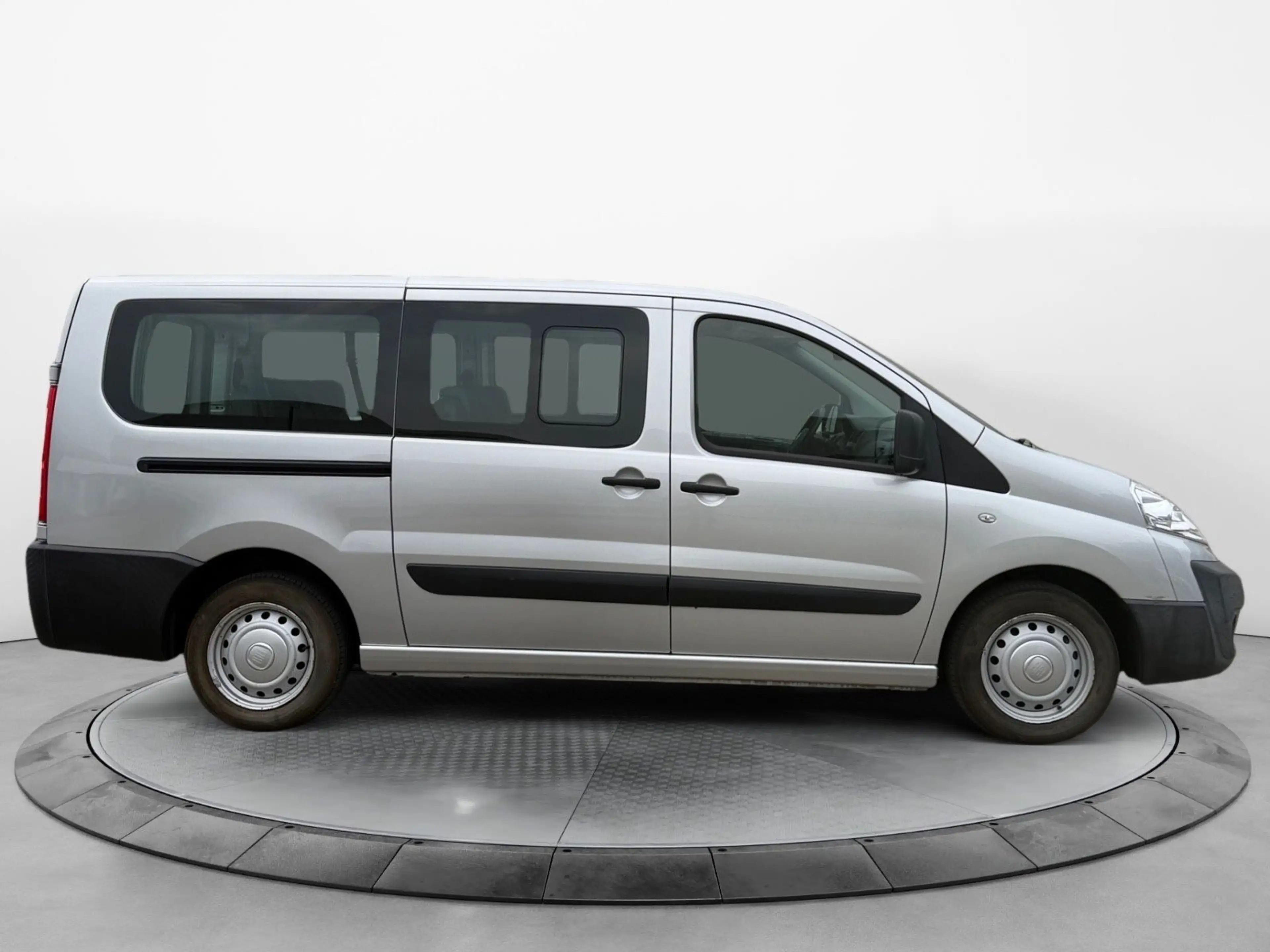 Fiat Scudo 2.0 L2H1 130 Multijet 9-Sitzer AHK PDC — photo 6