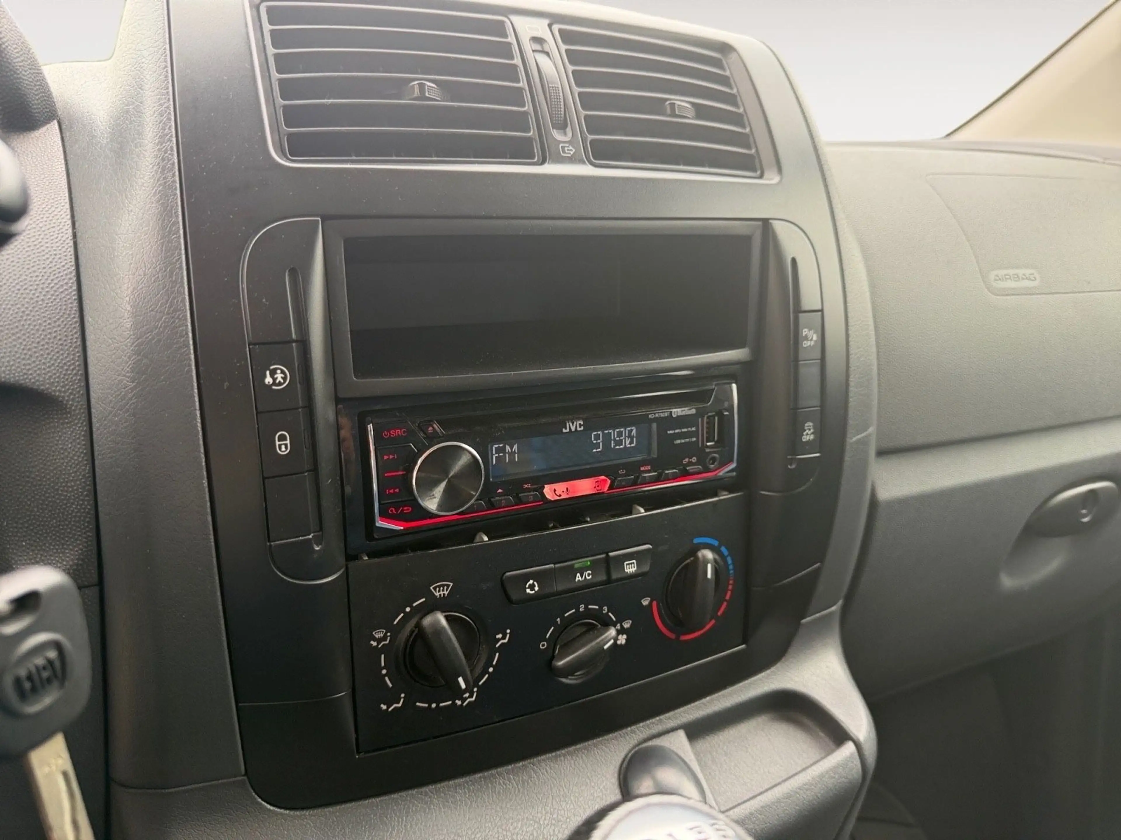 Fiat Scudo 2.0 L2H1 130 Multijet 9-Sitzer AHK PDC — photo 13