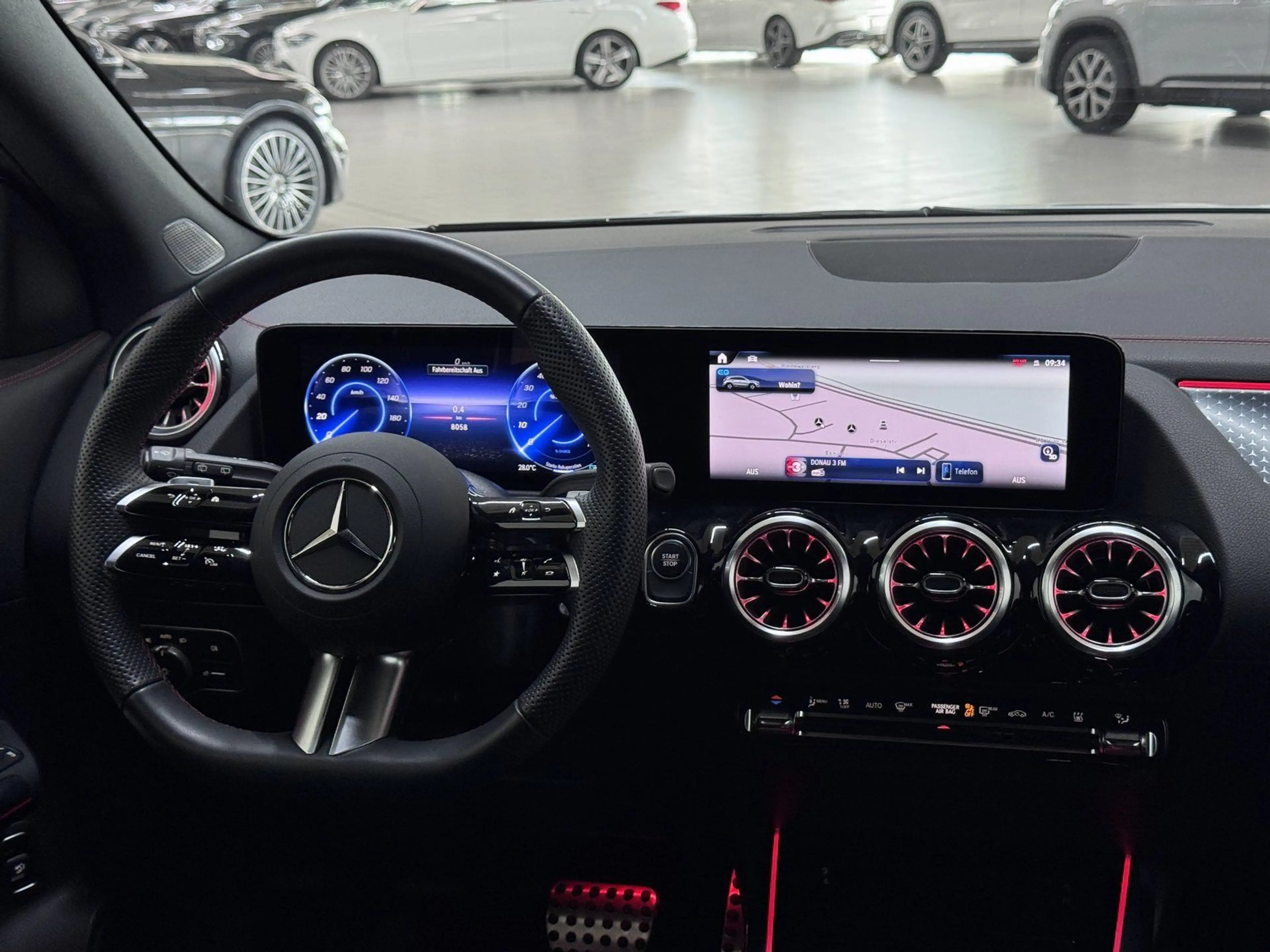 Mercedes-Benz EQA 250+ AMG+DISTR+18"AMG+LED+KAMERA+TOTWINKEL — photo 10