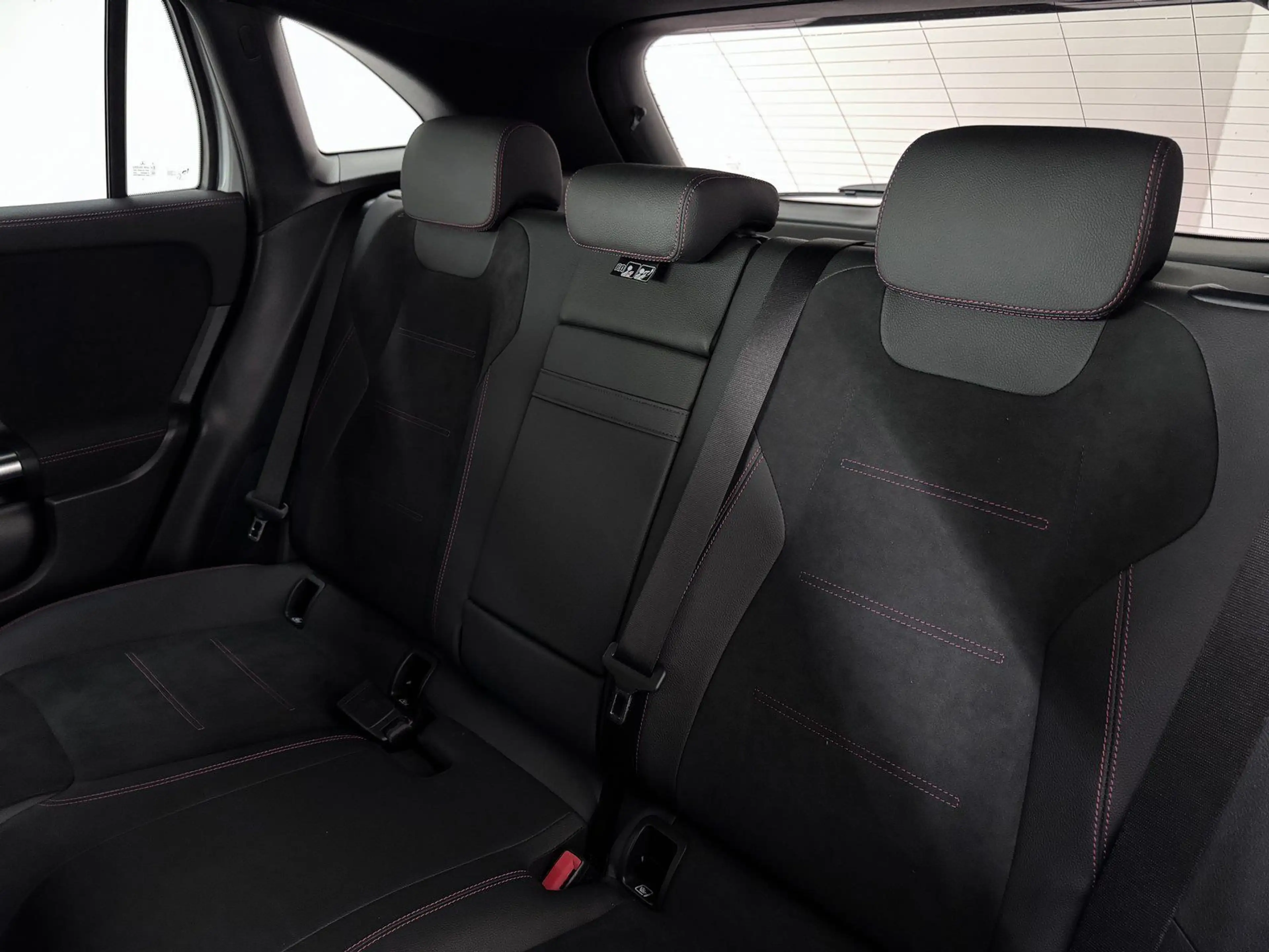 Mercedes-Benz EQA 250+ AMG+DISTR+18"AMG+LED+KAMERA+TOTWINKEL — photo 13