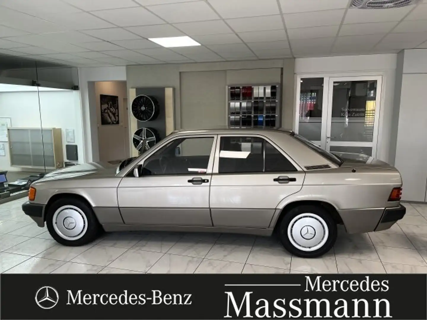 Mercedes-Benz 190 190 - 2