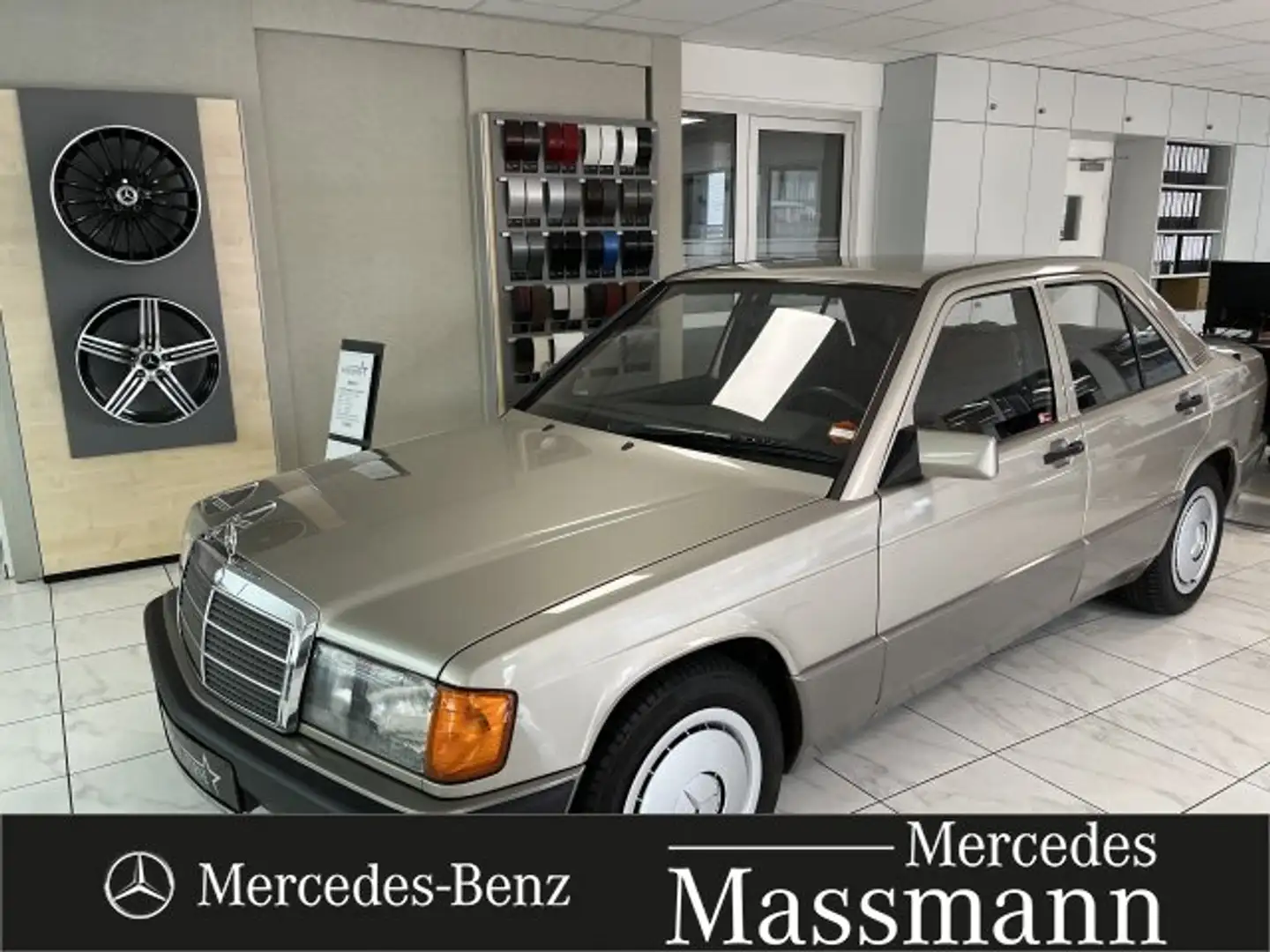 Mercedes-Benz 190 190 - 1