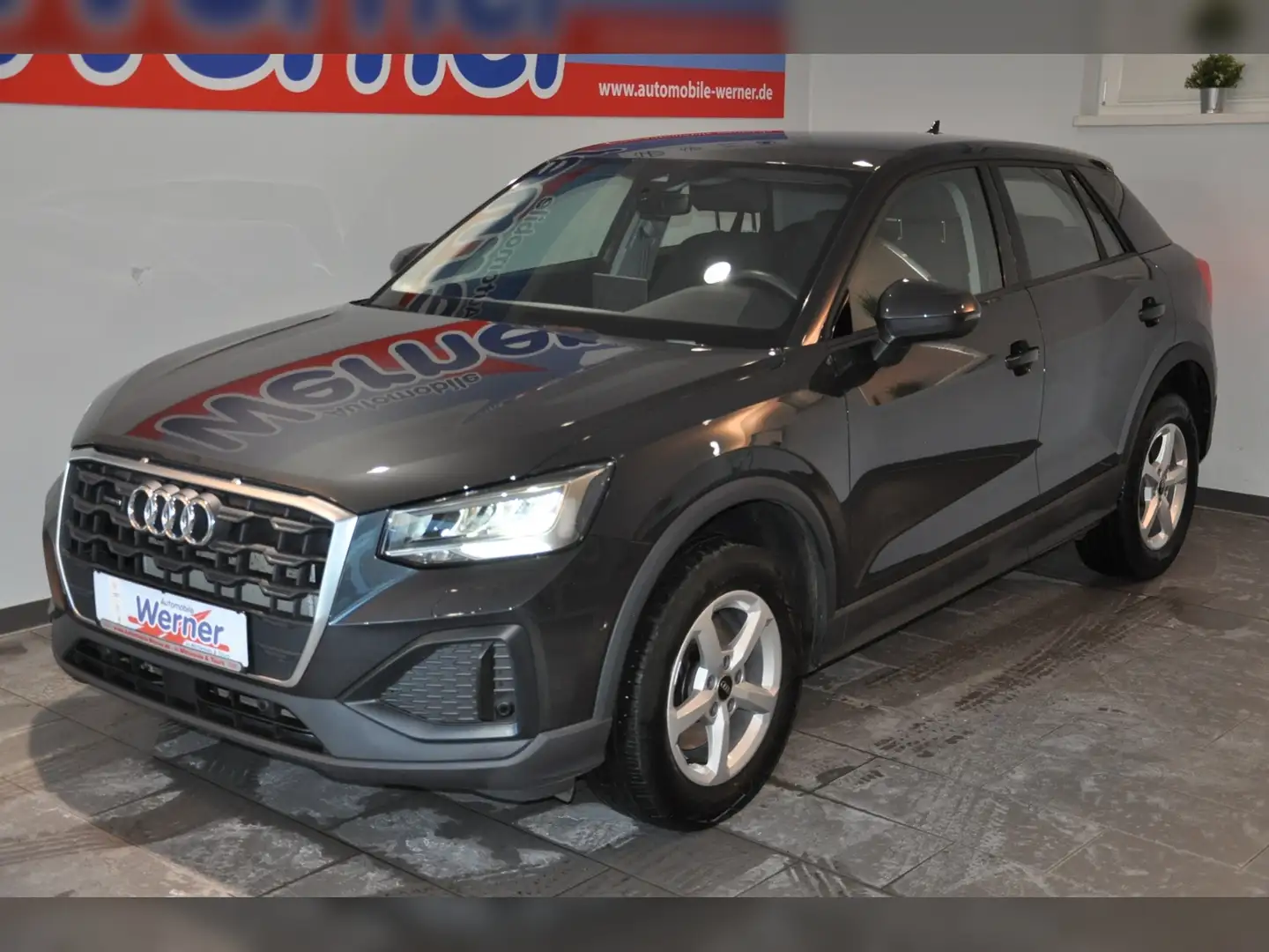 Audi Q2 40 TFSI quattro LED AHK Navi RKamera Grau - 2