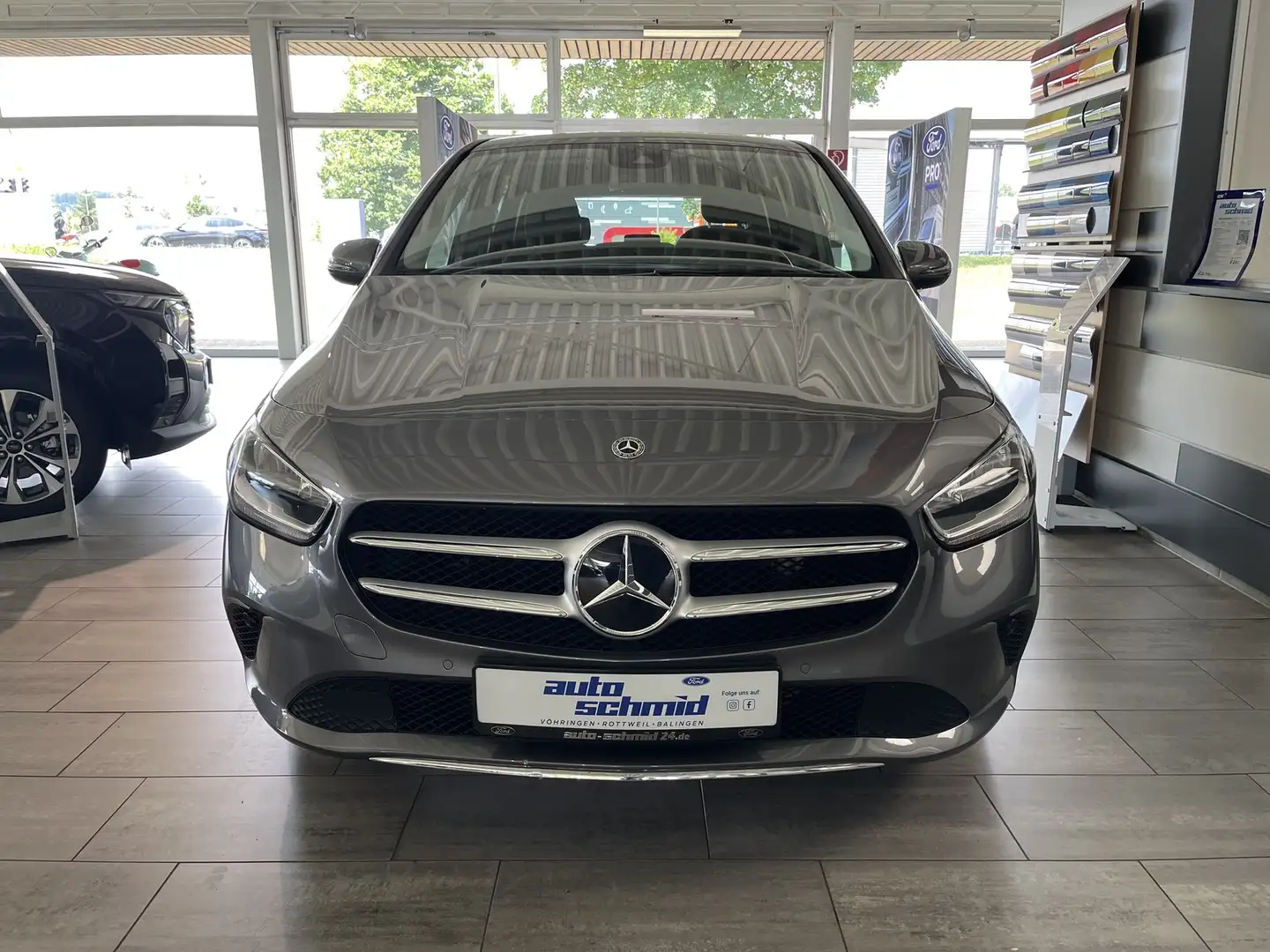 Mercedes-Benz B 180 Aut. + SHZ + Navi Grau - 2