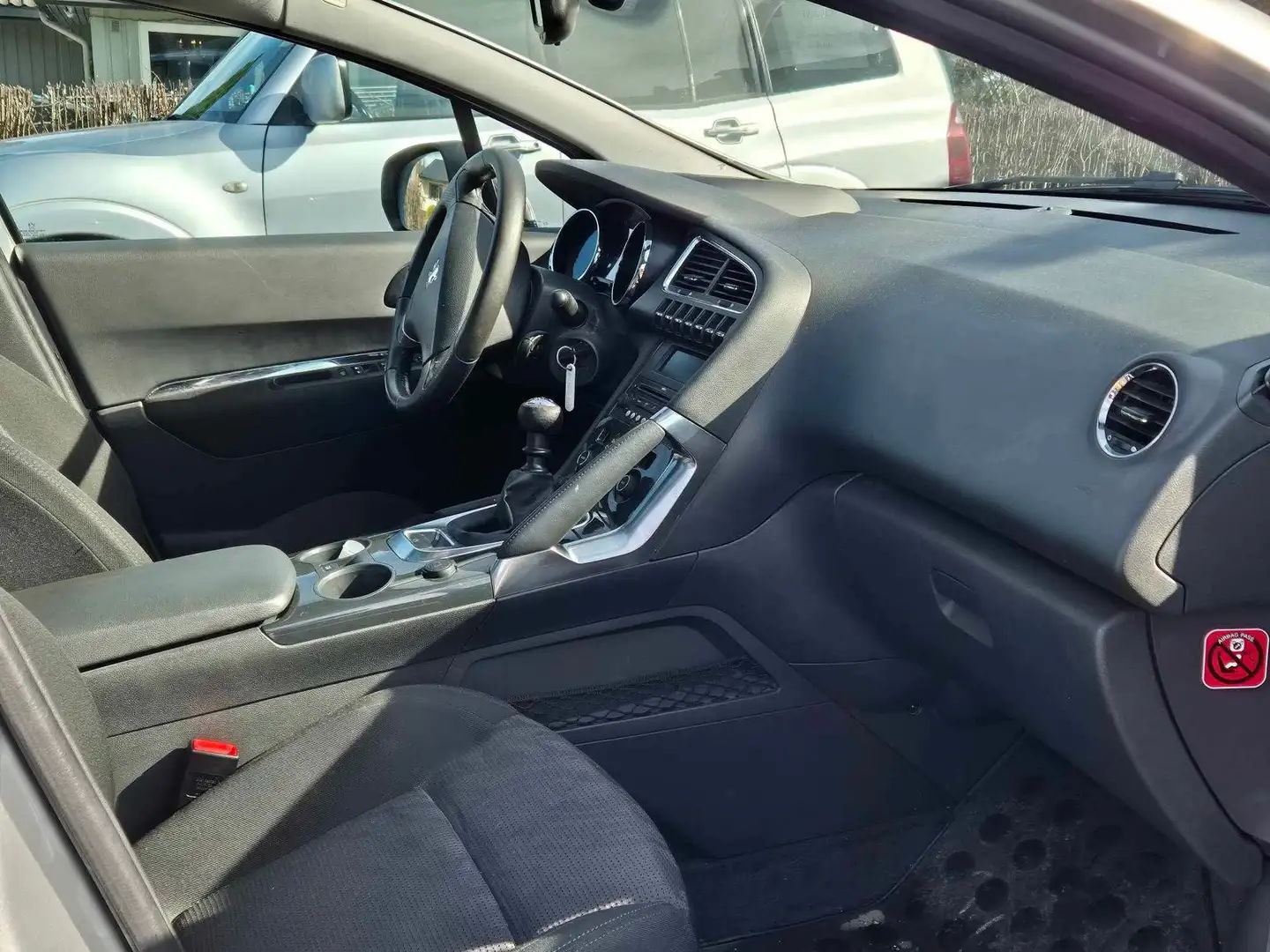 Peugeot 3008 1.6 l Argent - 2