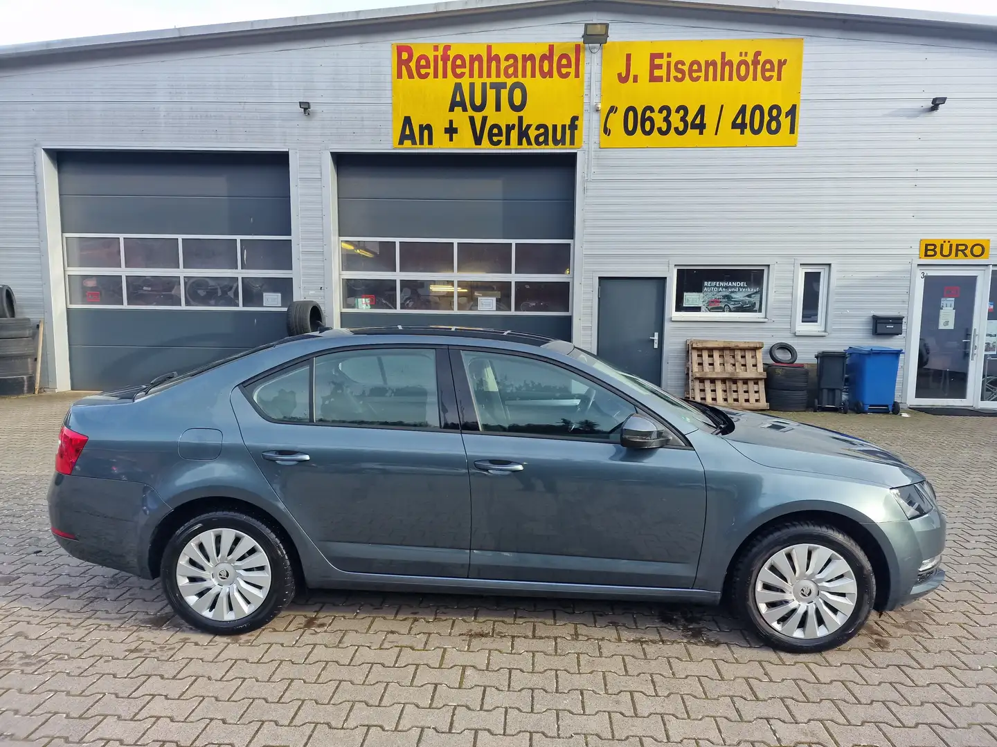 Skoda Octavia Ambition-GREEN-TEC-"ERDGAS"-NAVI-PDC-1.Hand Grau - 1