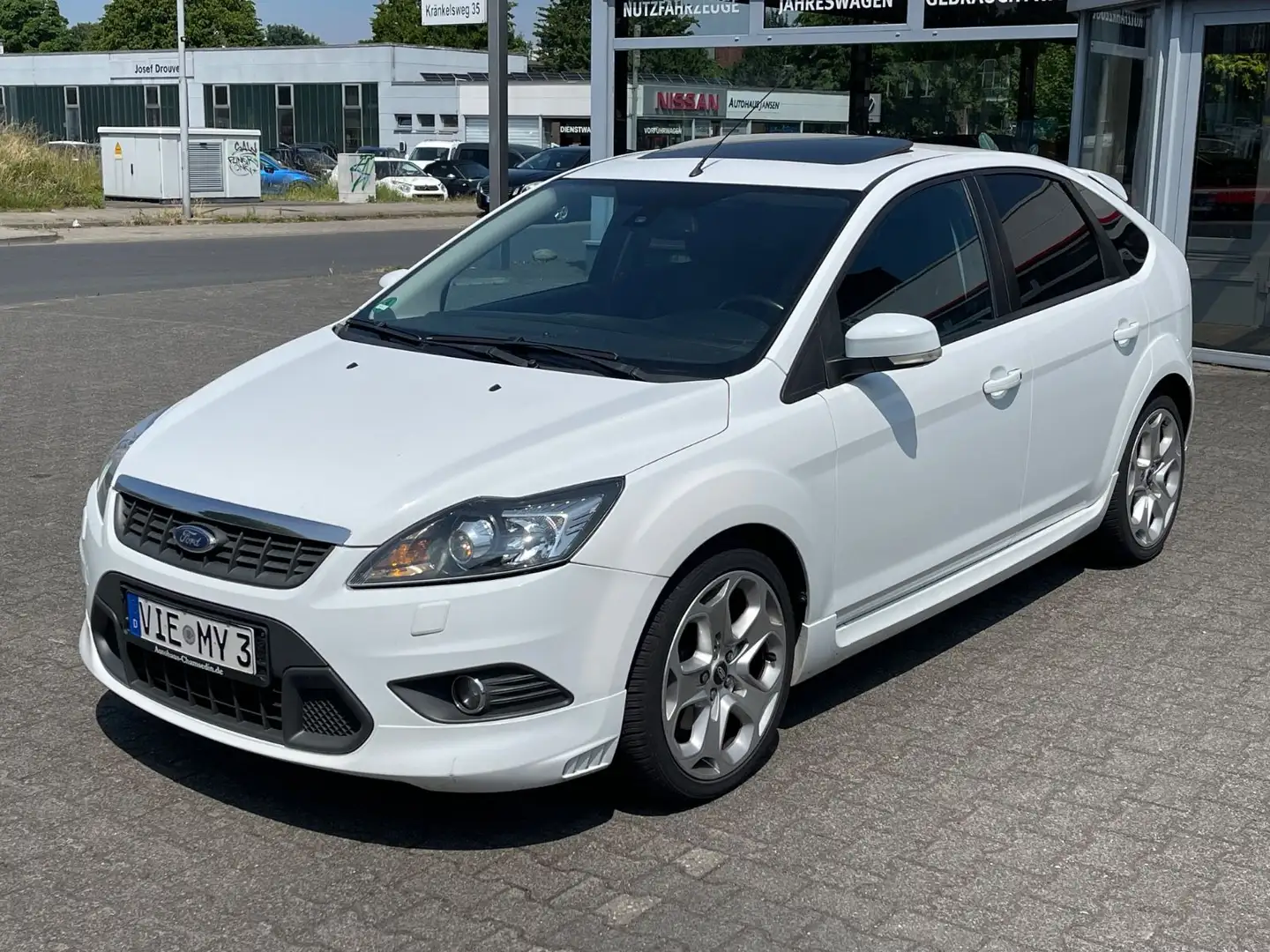 Ford Focus Lim. Titanium Weiß - 2