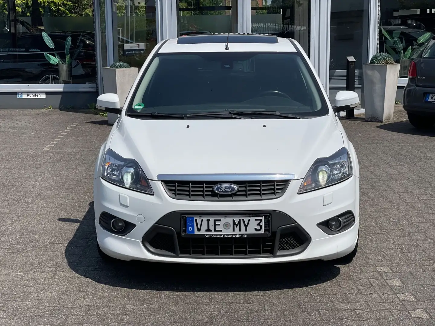 Ford Focus Lim. Titanium Weiß - 1