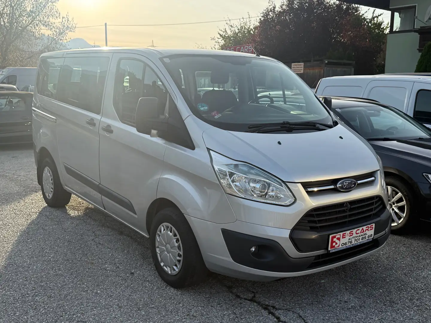 Ford Tourneo Custom 2.2 TDCI Transit 9 Sitzer Grau - 2