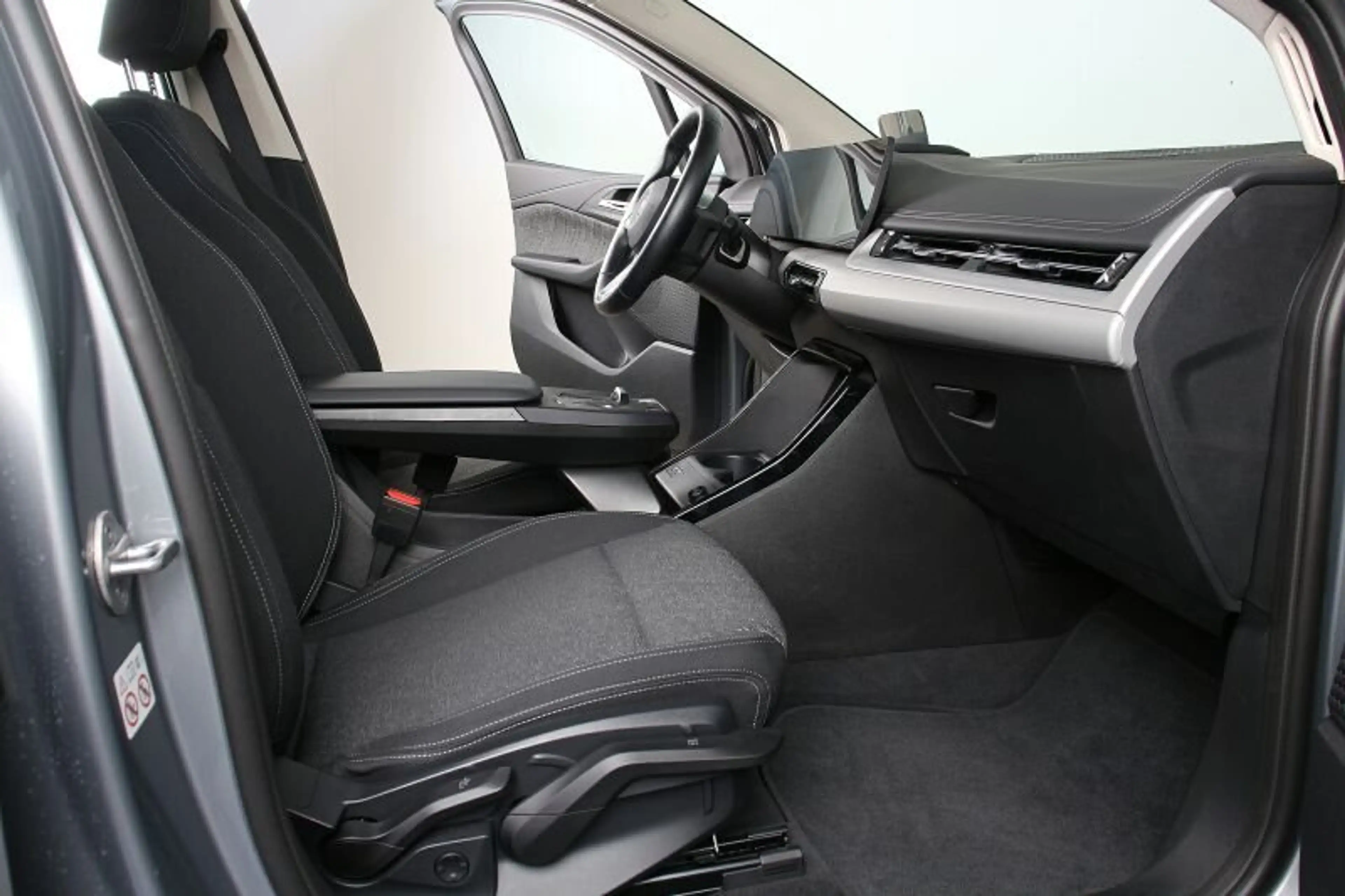 BMW 225 e xDr Active Tourer Professional LED HuD DAB — photo 7