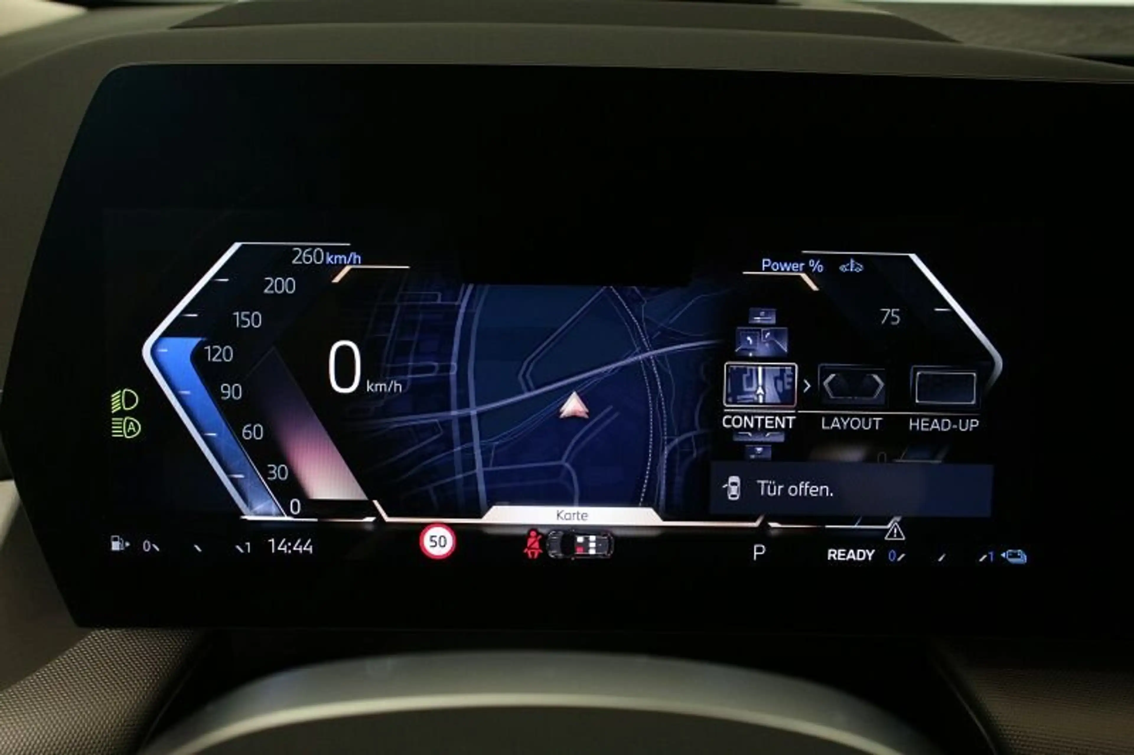 BMW 225 e xDr Active Tourer Professional LED HuD DAB — photo 12