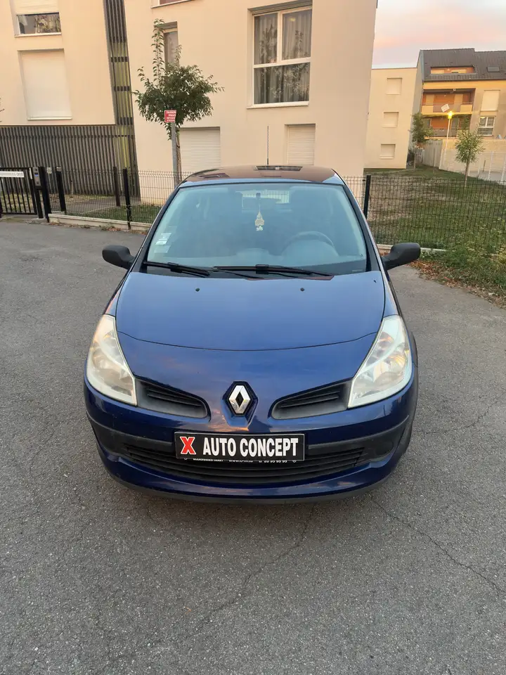 Renault Clio Citadine 3 portes — photo 3