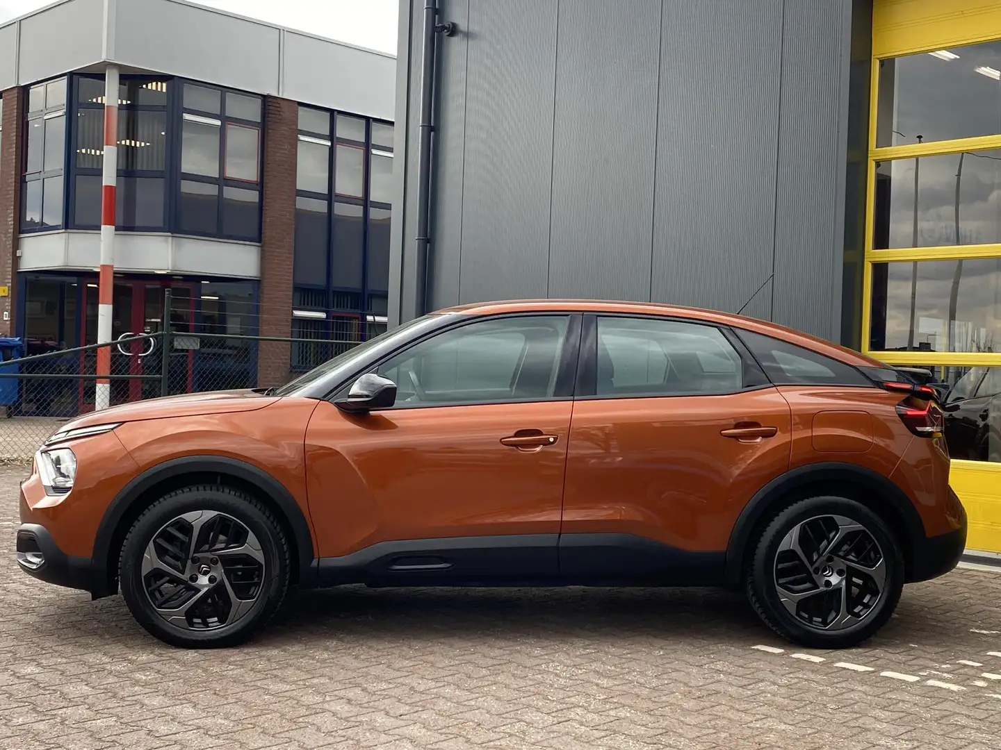 Citroen C4 1.2 Puretech Feel Pack BOVAG garantie Orange - 2