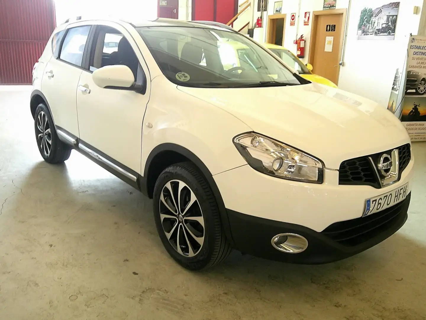 Nissan Qashqai Q+2 1.5dCi Tekna Premium 4x2 17´´ Білий - 2