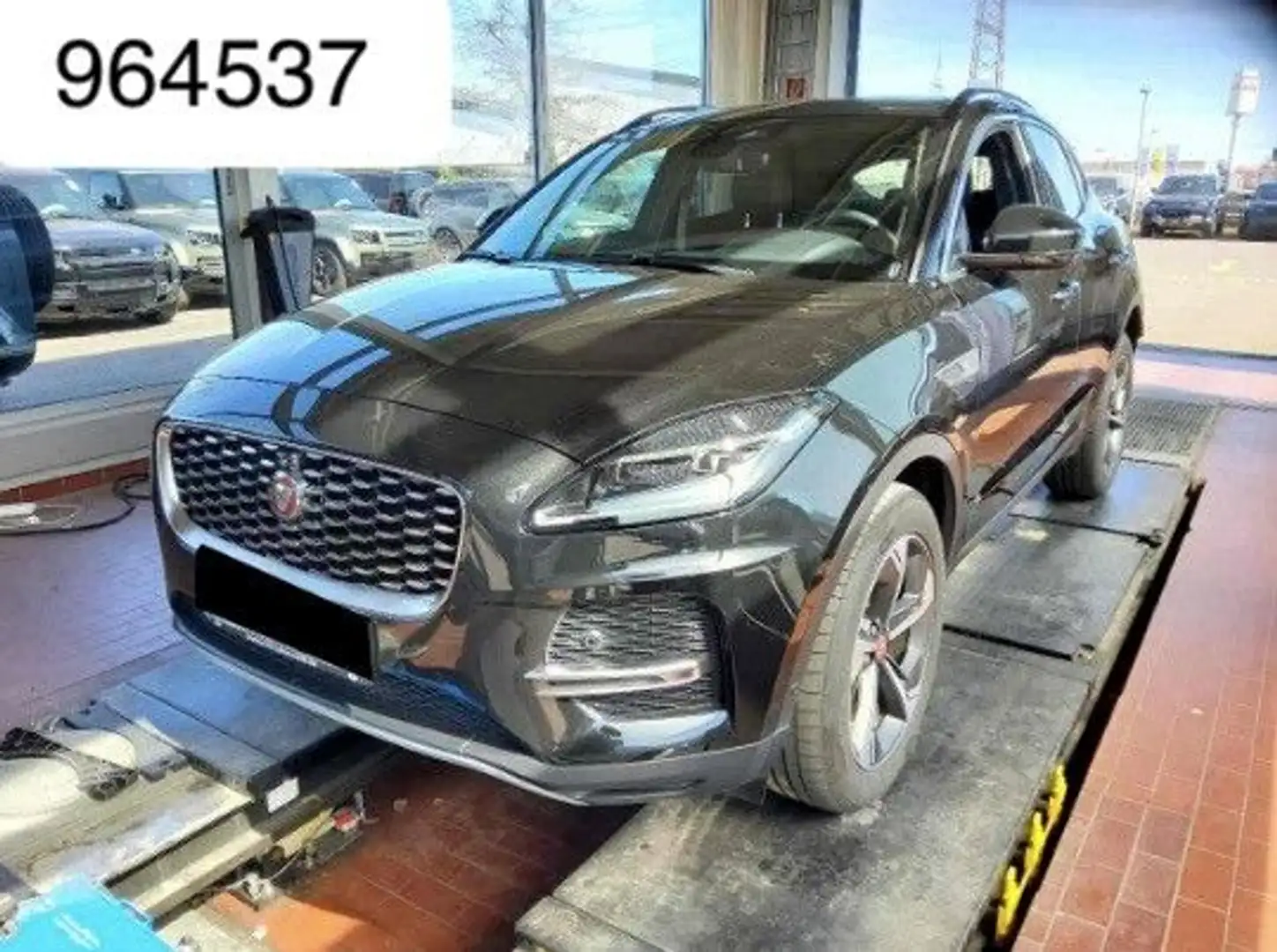 Jaguar E-Pace E-PACE SE AWD LED+ 19"Nav VLeder ACC Pano Memory Schwarz - 1