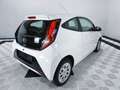 Toyota Aygo (X) 1,0 x-play connect°Automatik°1 Hand Білий - thumbnail 3