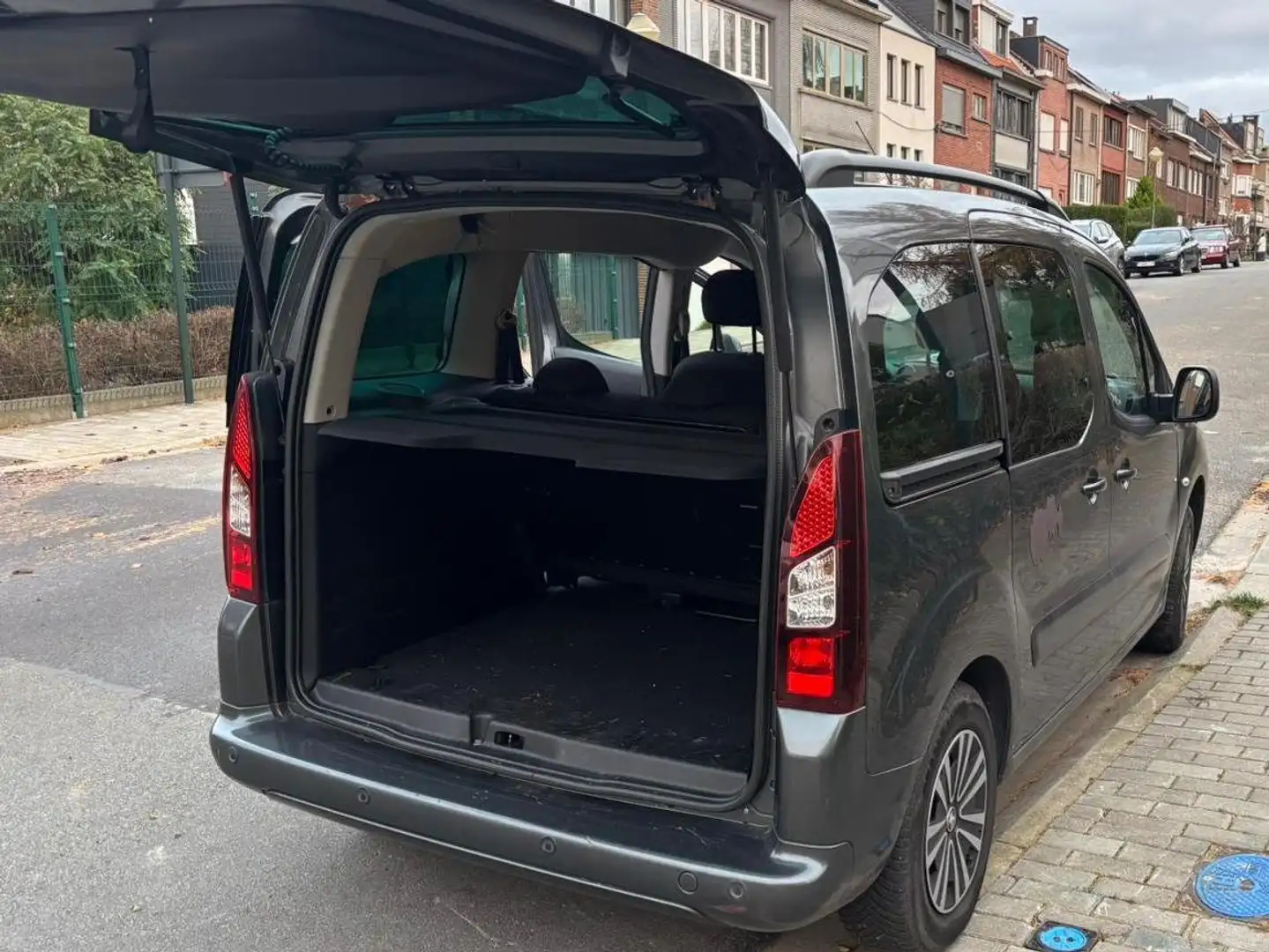 Peugeot Partner Tepee 110 Stop&Start Outdoor Brun - 2