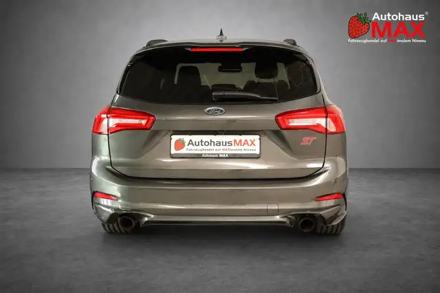 Ford Focus view 5