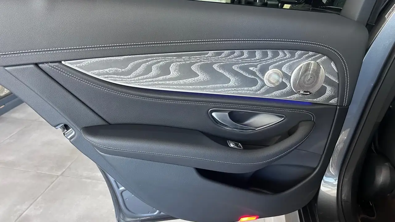 Mercedes-Benz E-Class de AMG-SPORTPAKET DIAMANT NIGHT BURMESTER, миниатюра 27