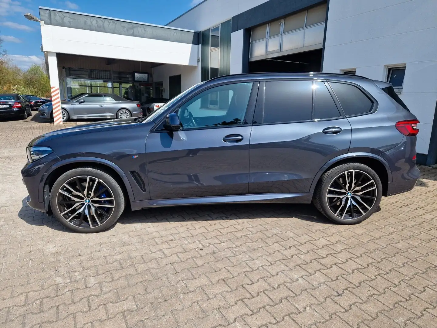 BMW X5 xDrive 40 i M Sport 1.Hd/22''/AHK/St-Hzg/e.SD Grey - 2