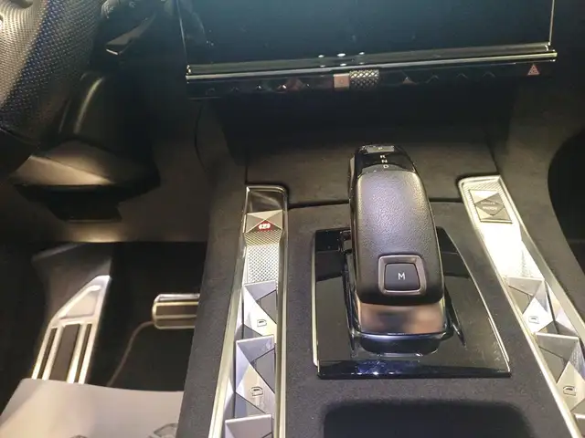 DS Automobiles DS 7 Crossback view 13