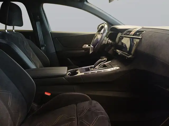 DS Automobiles DS 7 Crossback view 12