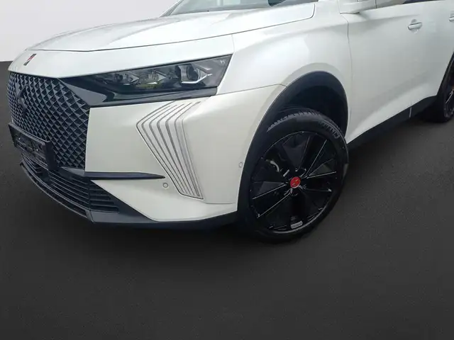 DS Automobiles DS 7 Crossback view 10