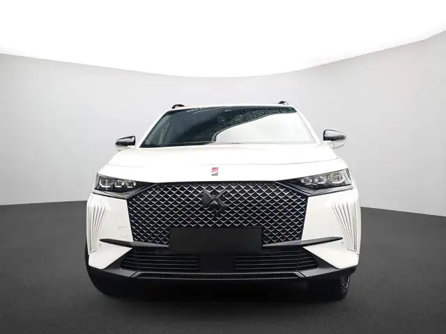 DS Automobiles DS 7 Crossback view 3