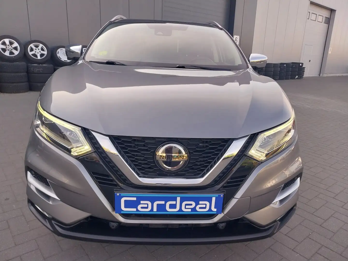 Nissan Qashqai 1.5 dCi/TOIT.PANO/CLIM/GPS/CAMERA/GARANTIE.12.MOIS Gris - 2