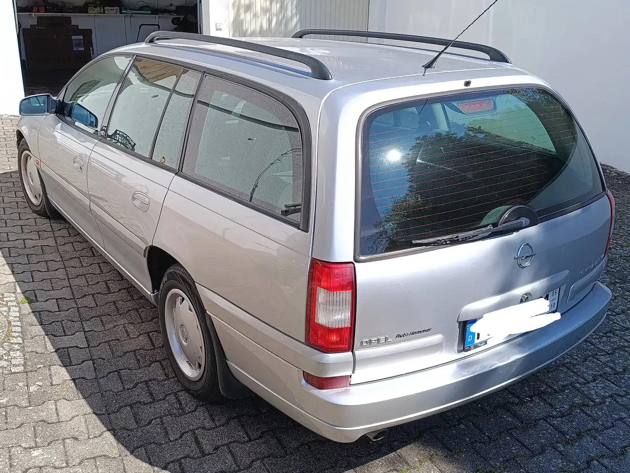 Opel Omega Caravan B 2,5 V6, foto 3