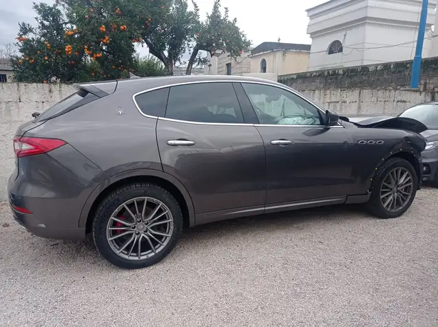 Maserati Levante Levante 3.0 V6 Granlusso 350cv auto my19