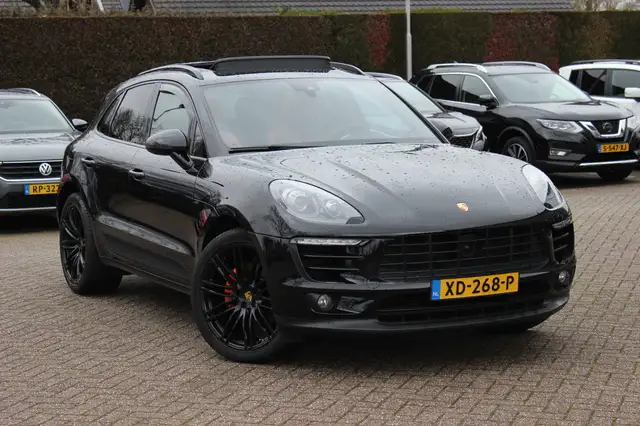 Porsche Macan 2.0 / Trekhaak / Panoramadak / Camera / Leder / Bo