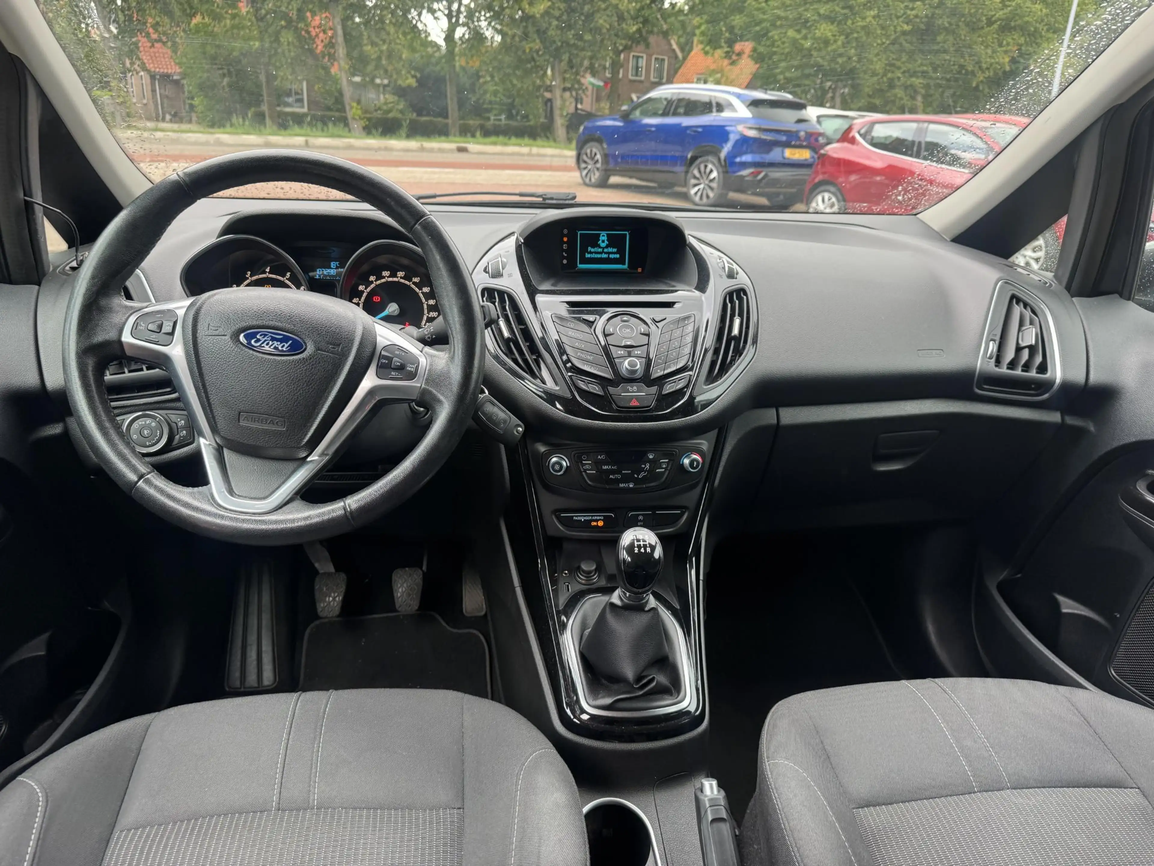 Ford B-Max 1.0 EcoBoost Titanium — photo 11