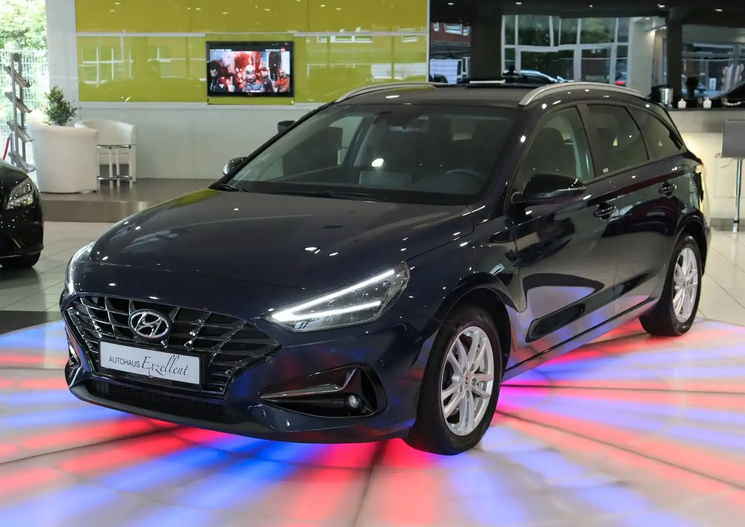 Hyundai i30 cw Intro Edition Automatik*LED*NAVI*SHZ*ALU* Blue - 1