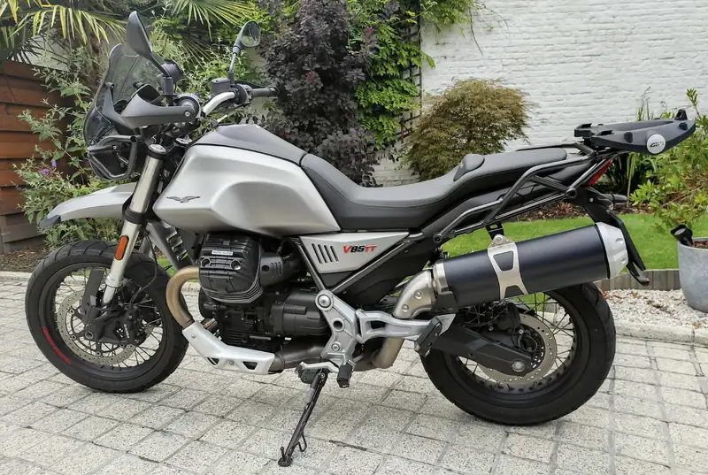 Moto Guzzi V 85 TT - foto 4