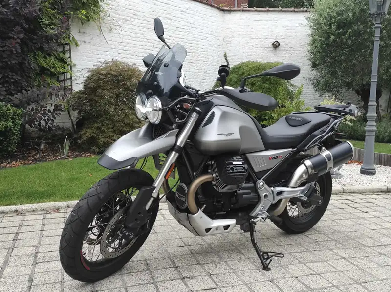 Moto Guzzi V 85 TT - foto 2