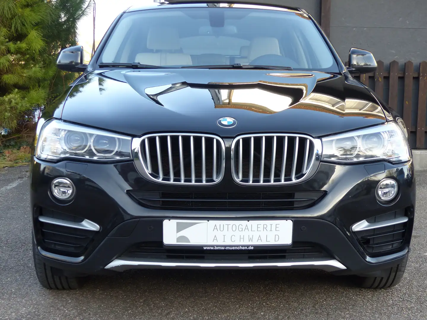 BMW X4 xDrive 20 i xLine,Standh,Xen,Nav,1.HAND! Schwarz - 1