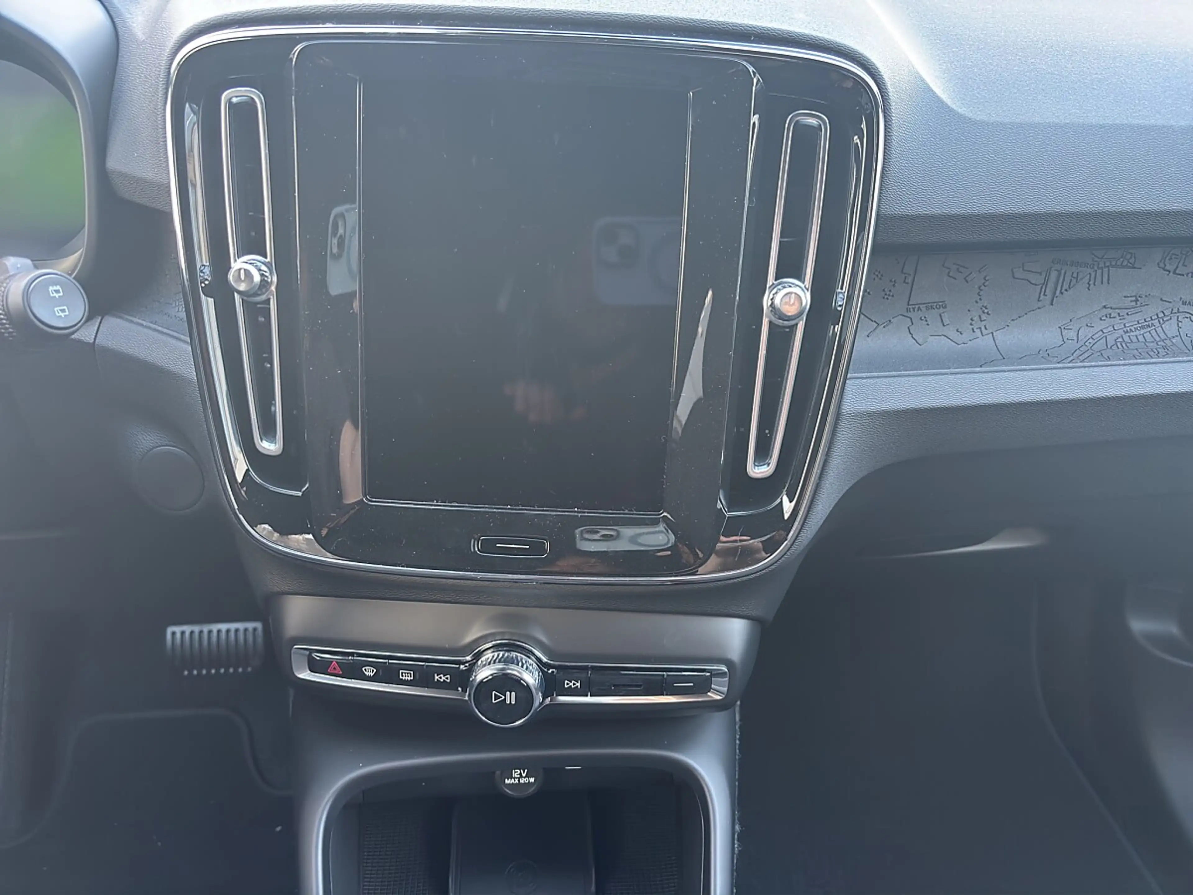 Volvo EX40 Single Motor Extended Range 82kWh Plus — photo 12