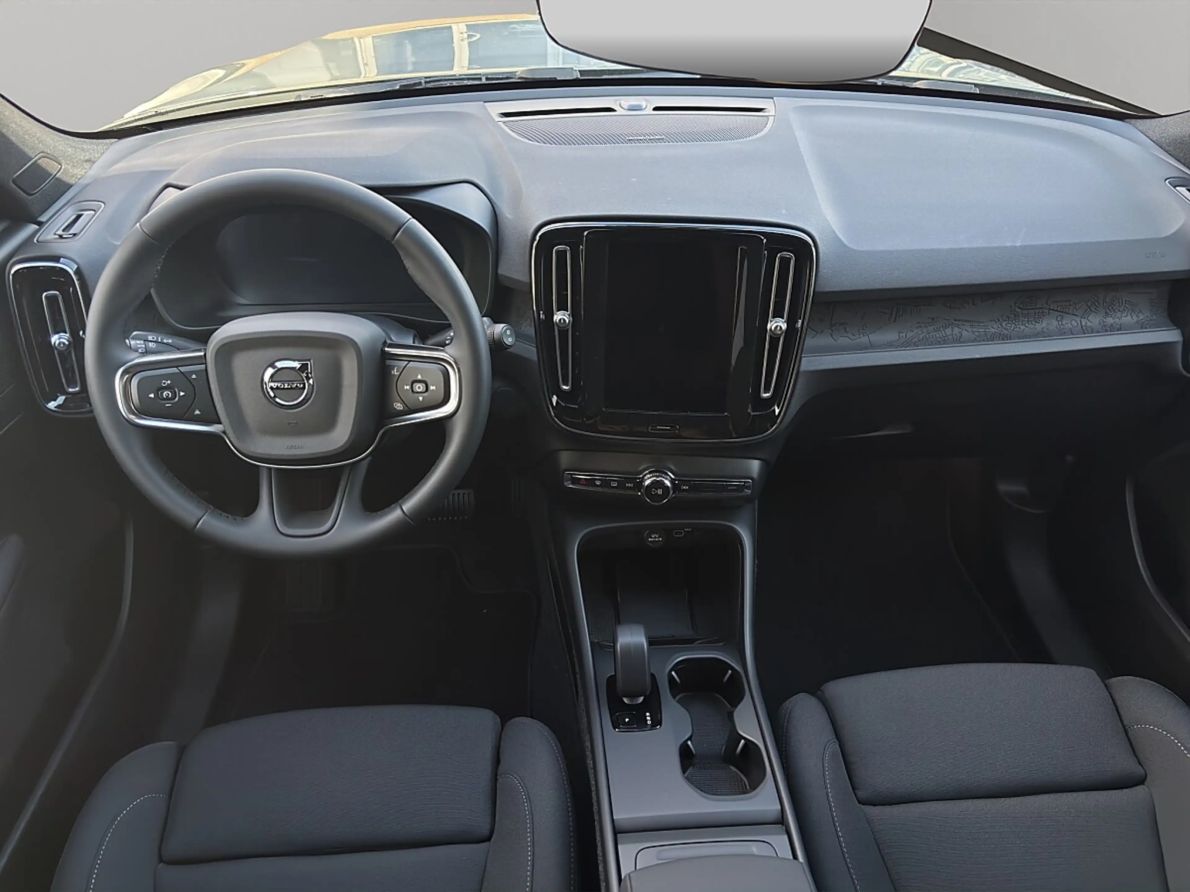 Volvo EX40 Single Motor Extended Range 82kWh Plus — photo 5