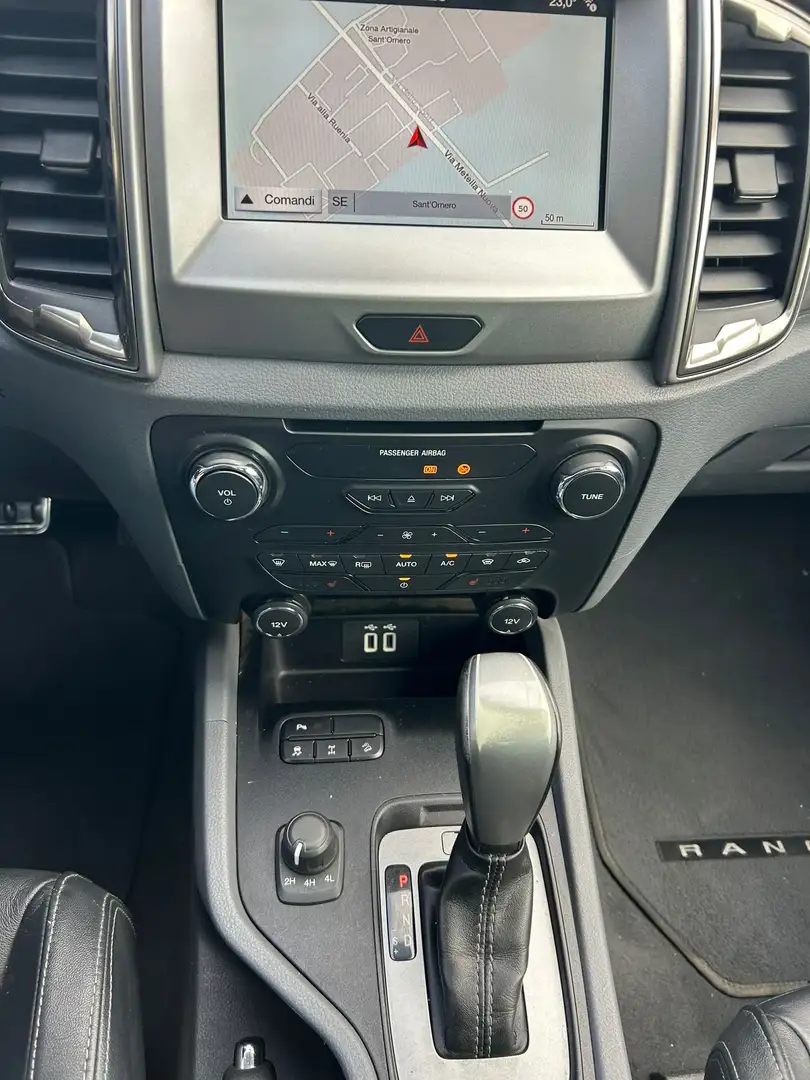 Ford Ranger Ranger VII 2.2 tdci double cab Limited 160cv auto Zwart - 2