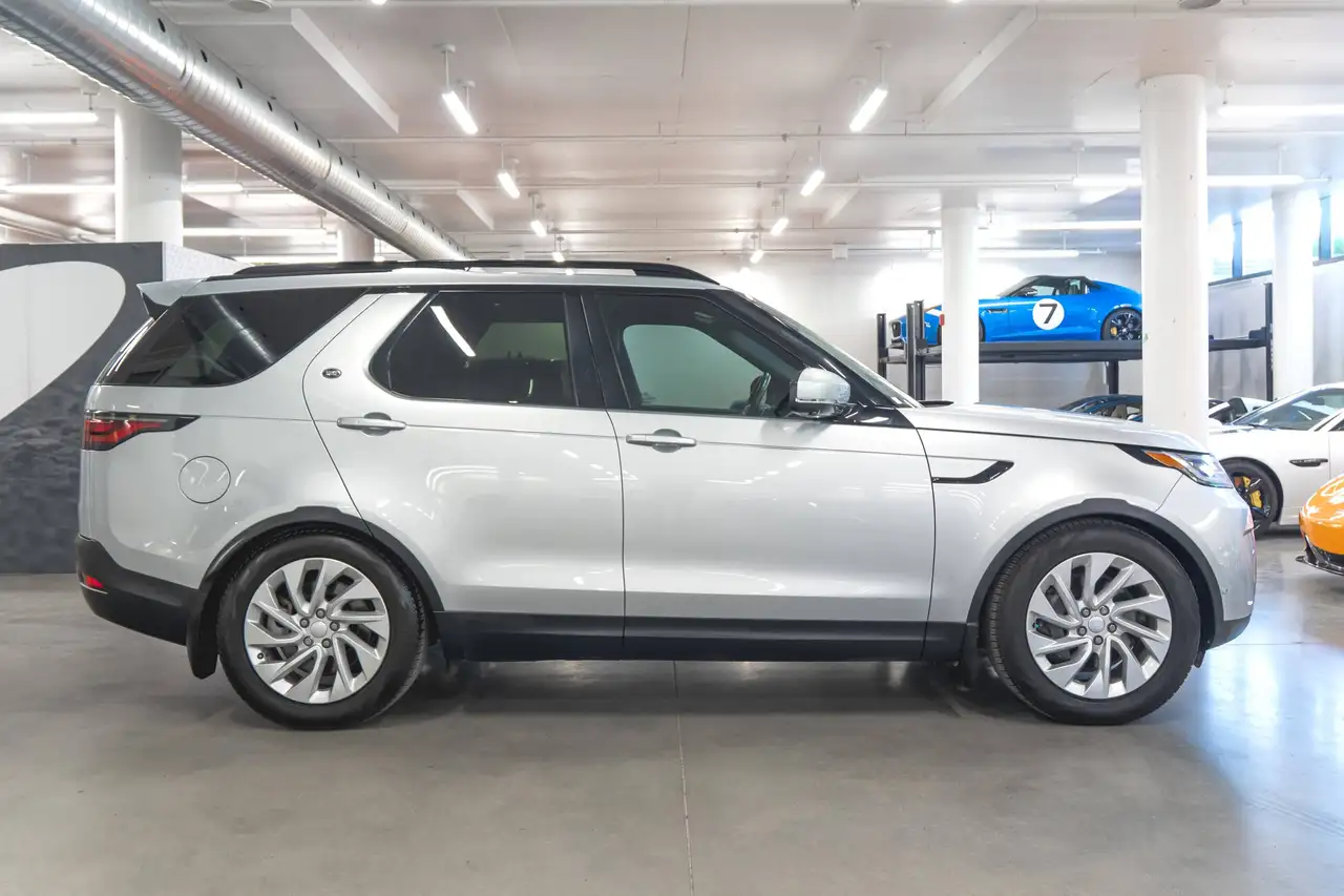Land Rover Discovery photo Land Rover Discovery