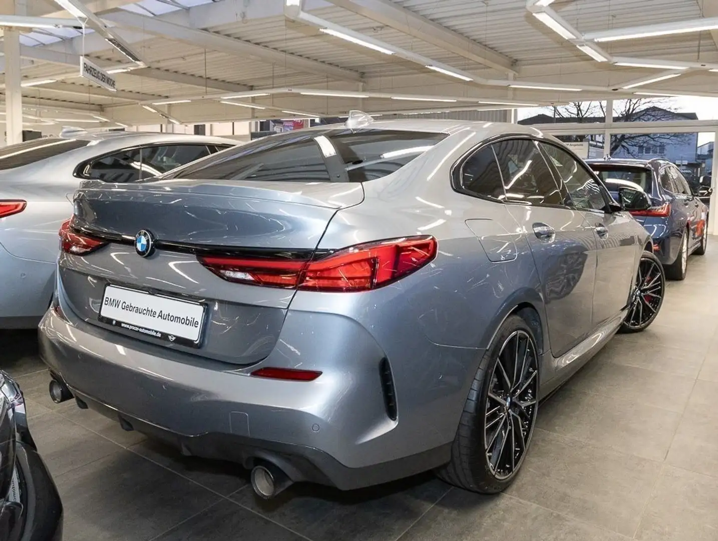 BMW 220 i Gran Coupé Sportpaket Head-Up HK HiFi DAB Grau - 2