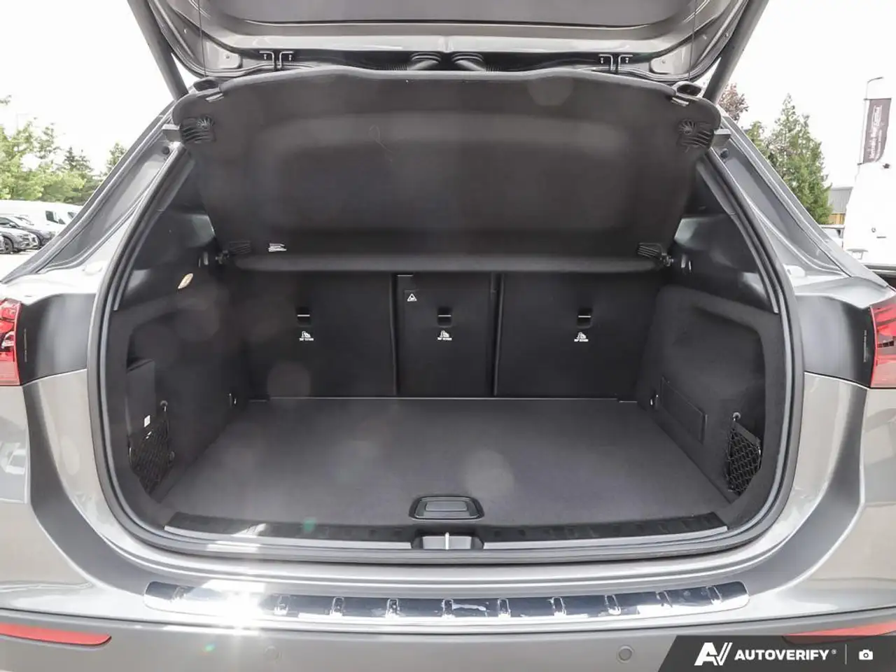 Mercedes-Benz GLA снимка Mercedes-Benz GLA
