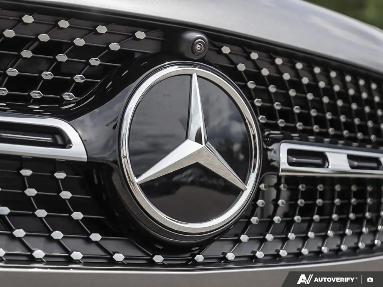 Mercedes-Benz GLA снимка Mercedes-Benz GLA