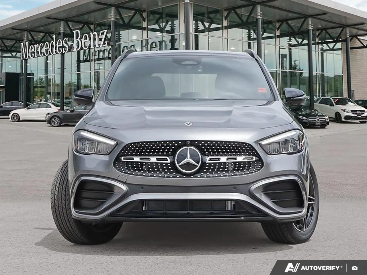 Mercedes-Benz GLA снимка Mercedes-Benz GLA