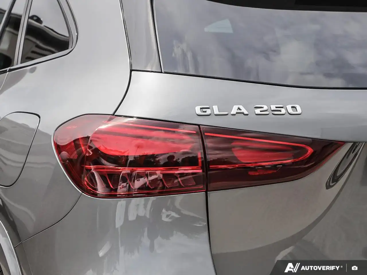 Mercedes-Benz GLA снимка Mercedes-Benz GLA
