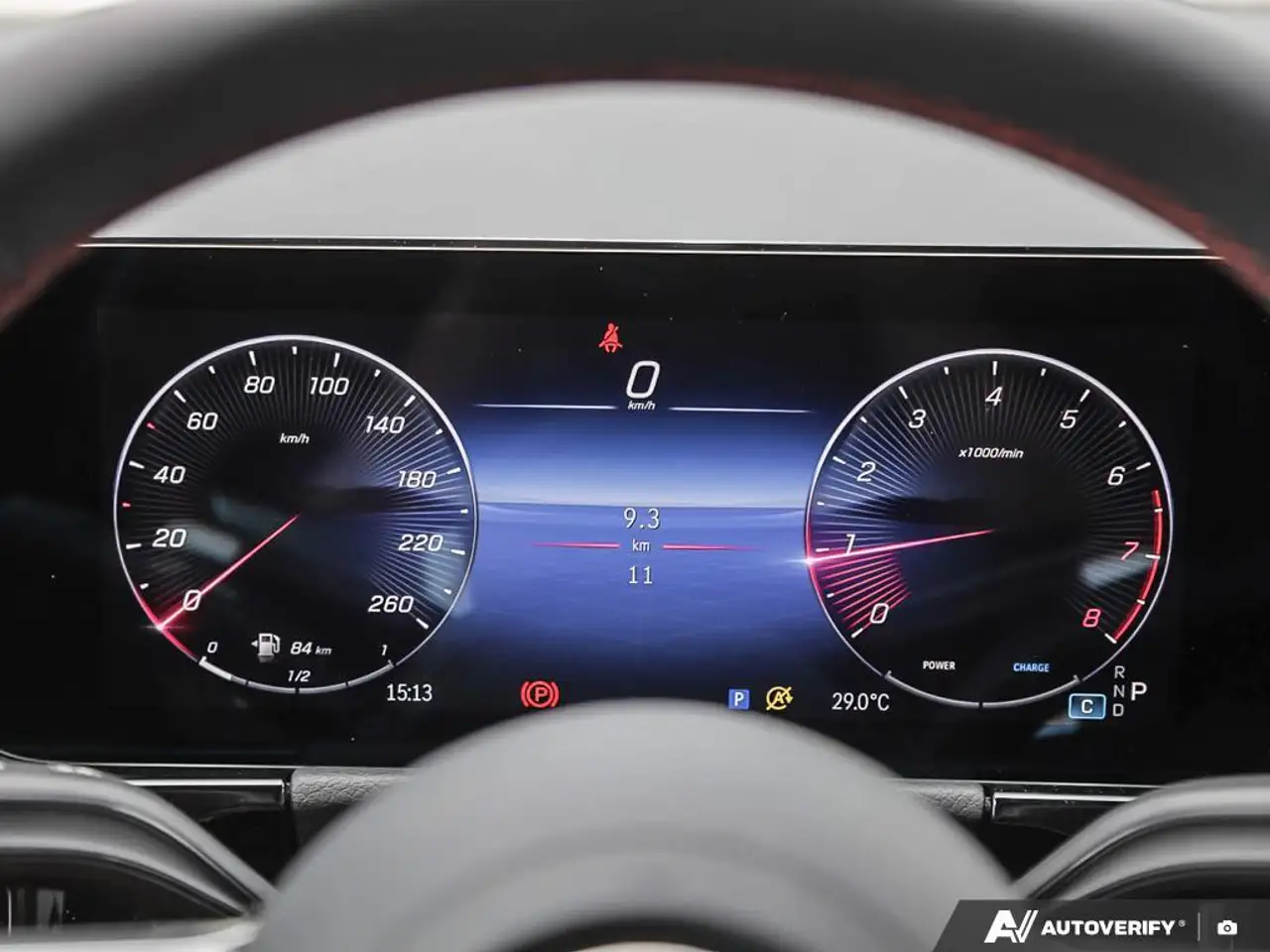 Mercedes-Benz GLA снимка Mercedes-Benz GLA