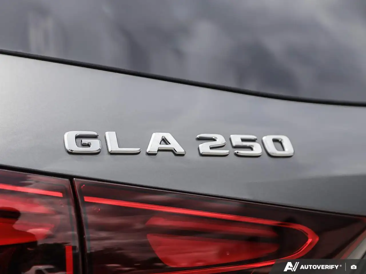 Mercedes-Benz GLA снимка Mercedes-Benz GLA