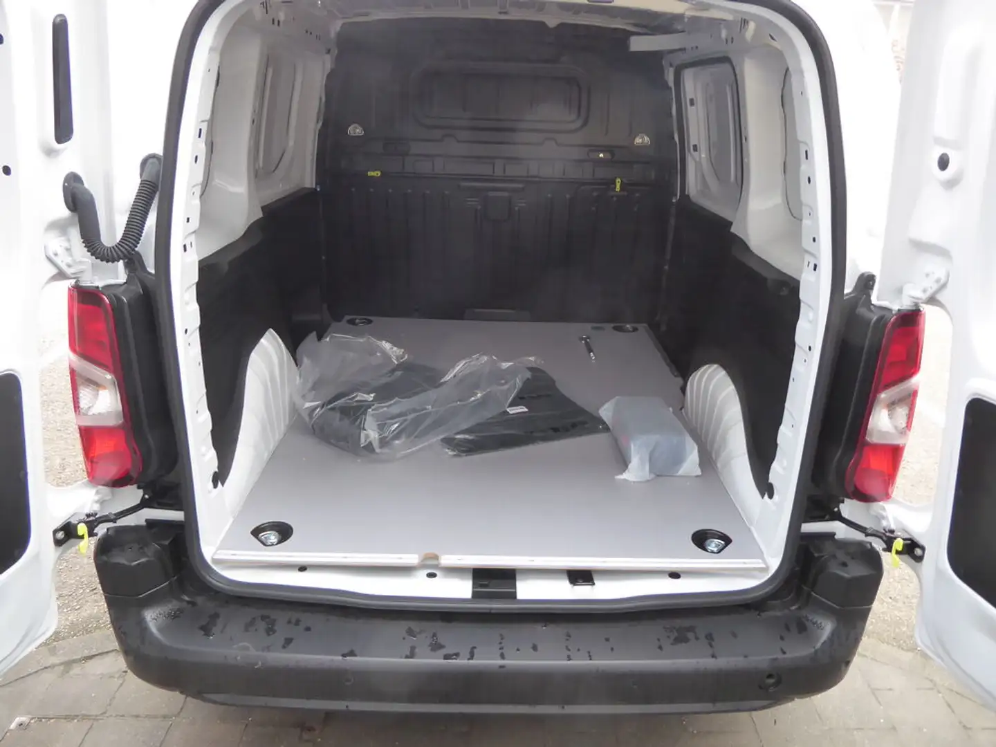 Toyota Proace City ProWork L2 1,5 D4D 102 Weiß - 2