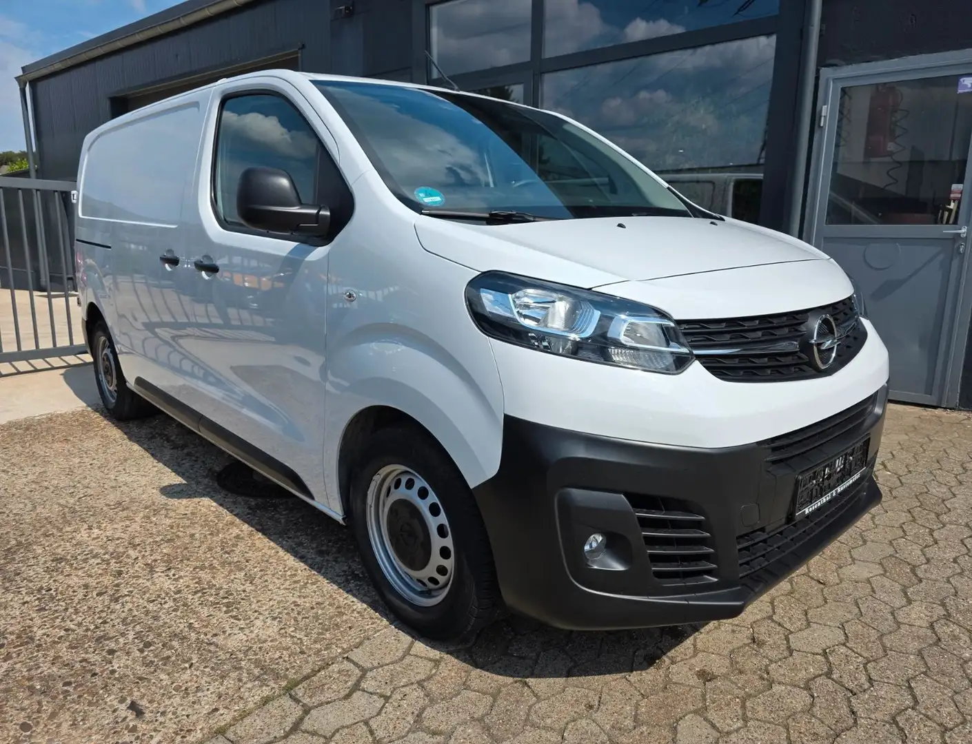 Opel Vivaro KastenL2 Edition M 1.5d 88Kw Klima Kamera Weiß - 1
